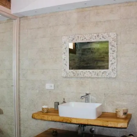 Residenza Santa Chiara 奧爾比亞