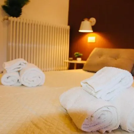Residenza Santa Chiara 招待所 3*