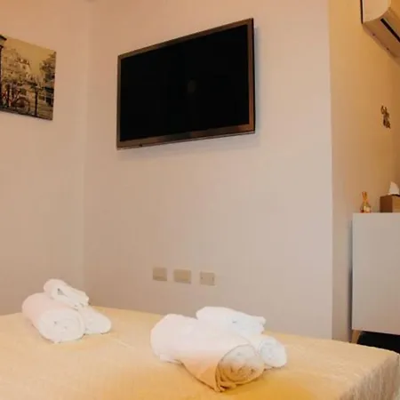 Residenza Santa Chiara 奧爾比亞