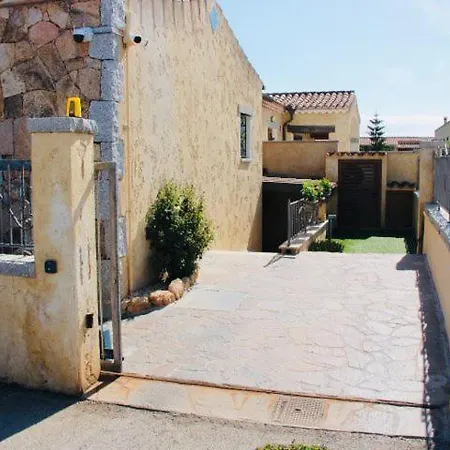 Residenza Santa Chiara 奧爾比亞
